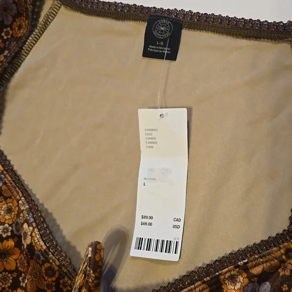 141. New Urban Outfitters Brown Velvet floral print Molly Romper Size Large - Picture 6 of 7